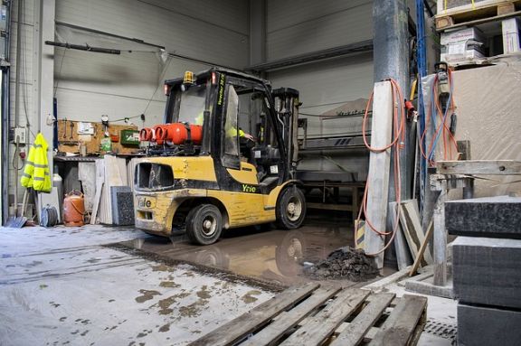 Do Forklifts Run on Liquid or Gas Propane