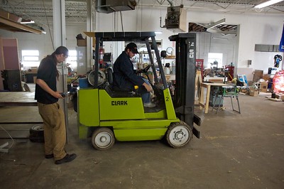 How to Choose the Correct Propane Forklift Tank